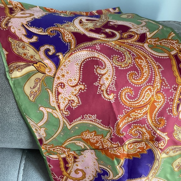 Talbots silk scarf new condition - Picture 7 of 7